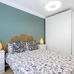 Salt And Sea Apartment, Sea View, Free Wi Fi アパート アデヘ
